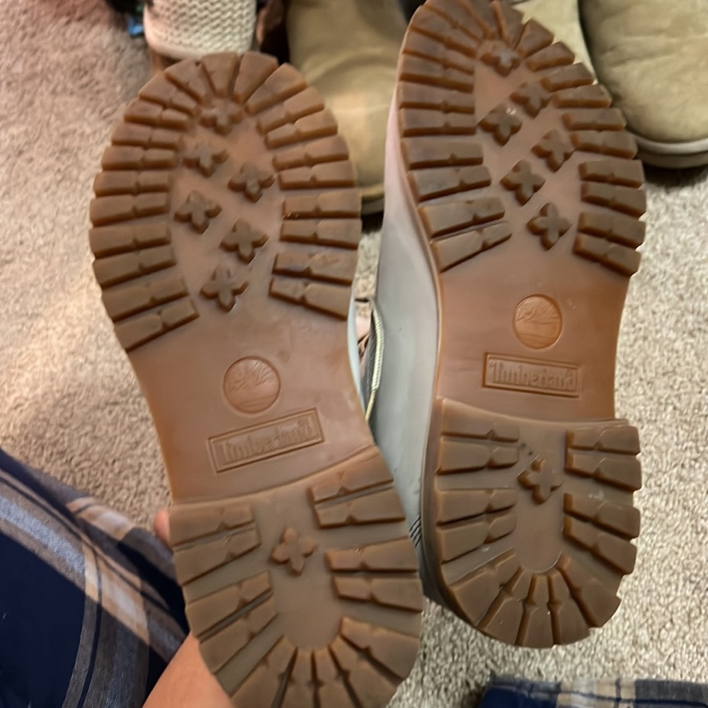 Timberland boots worn once. - Picture 5 of 5